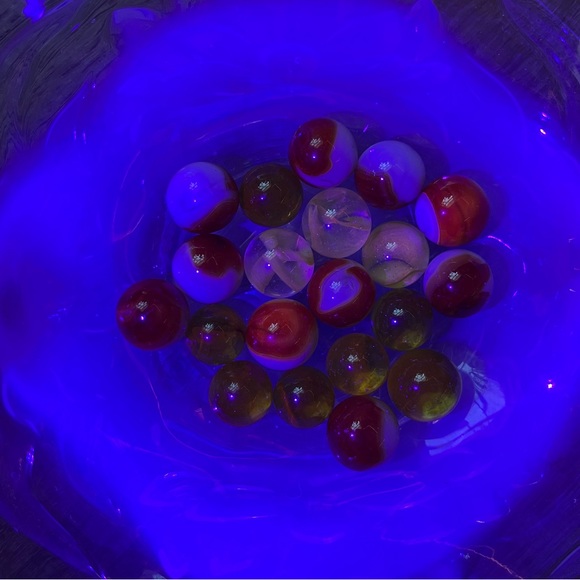 20 count assorted cadmium marbles - Picture 2 of 2